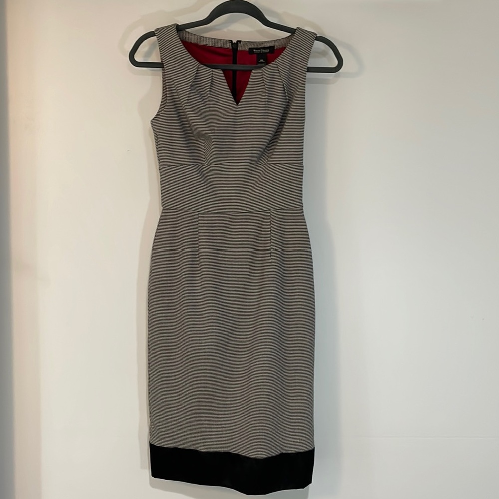 White House Black Market houndstooth dress. Size 00. White/black.